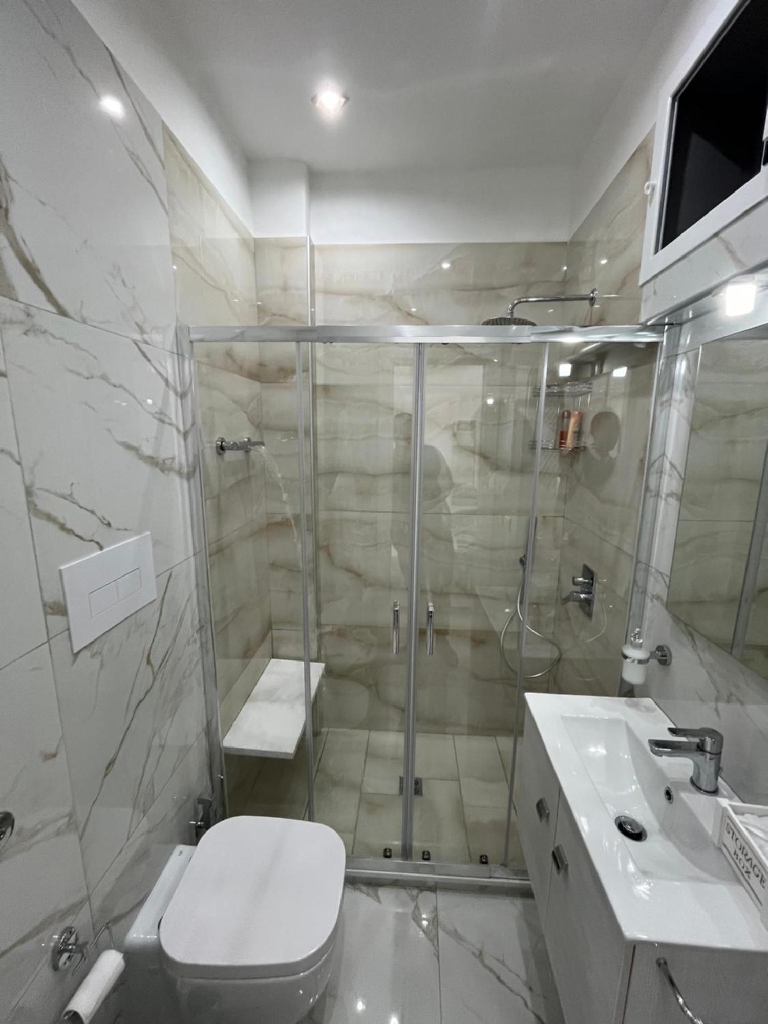 شقة Regina House نابولي المظهر الخارجي الصورة