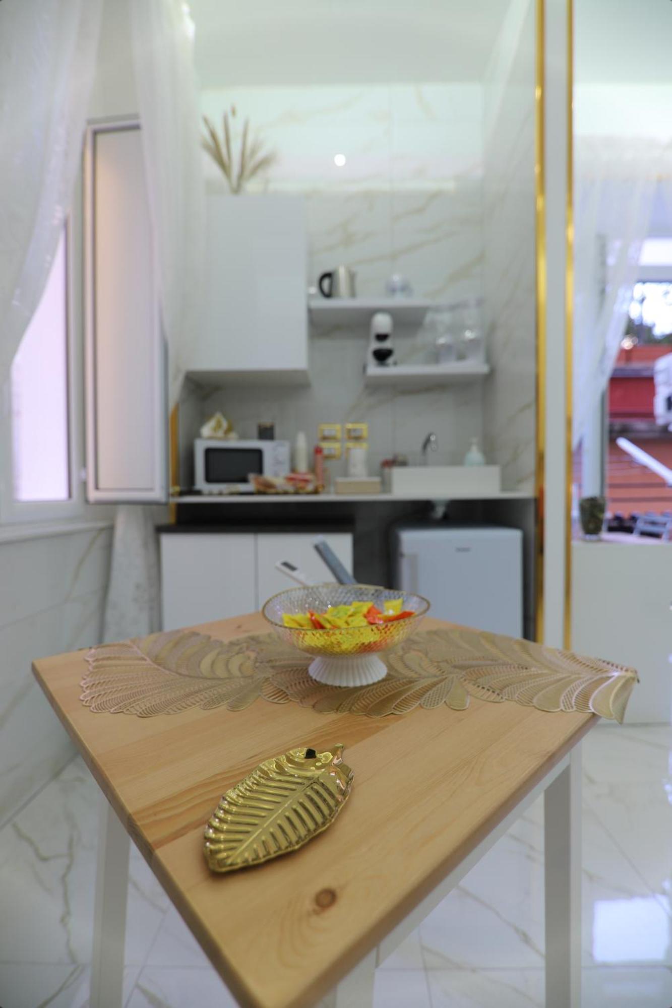 شقة Regina House نابولي المظهر الخارجي الصورة