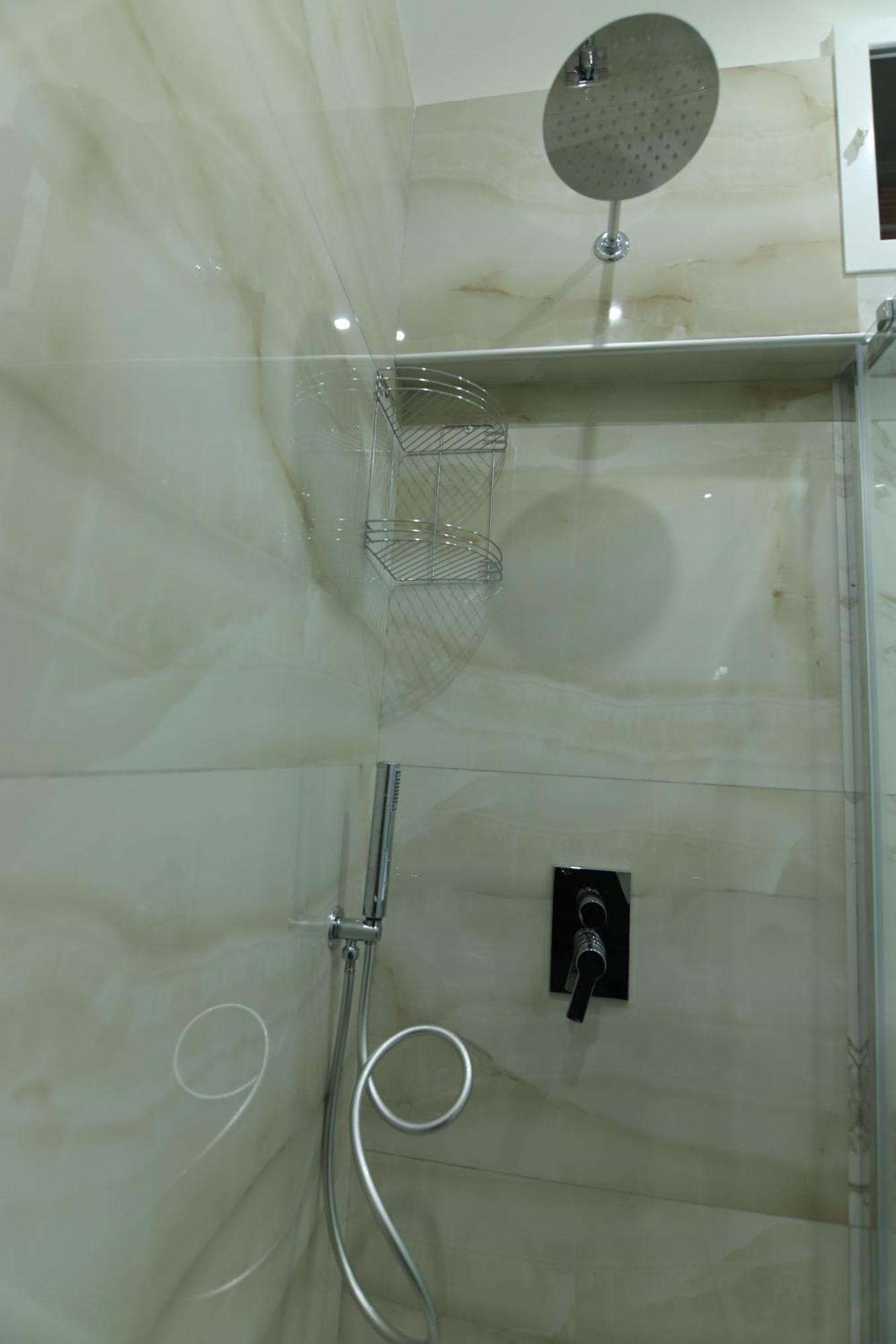 شقة Regina House نابولي المظهر الخارجي الصورة