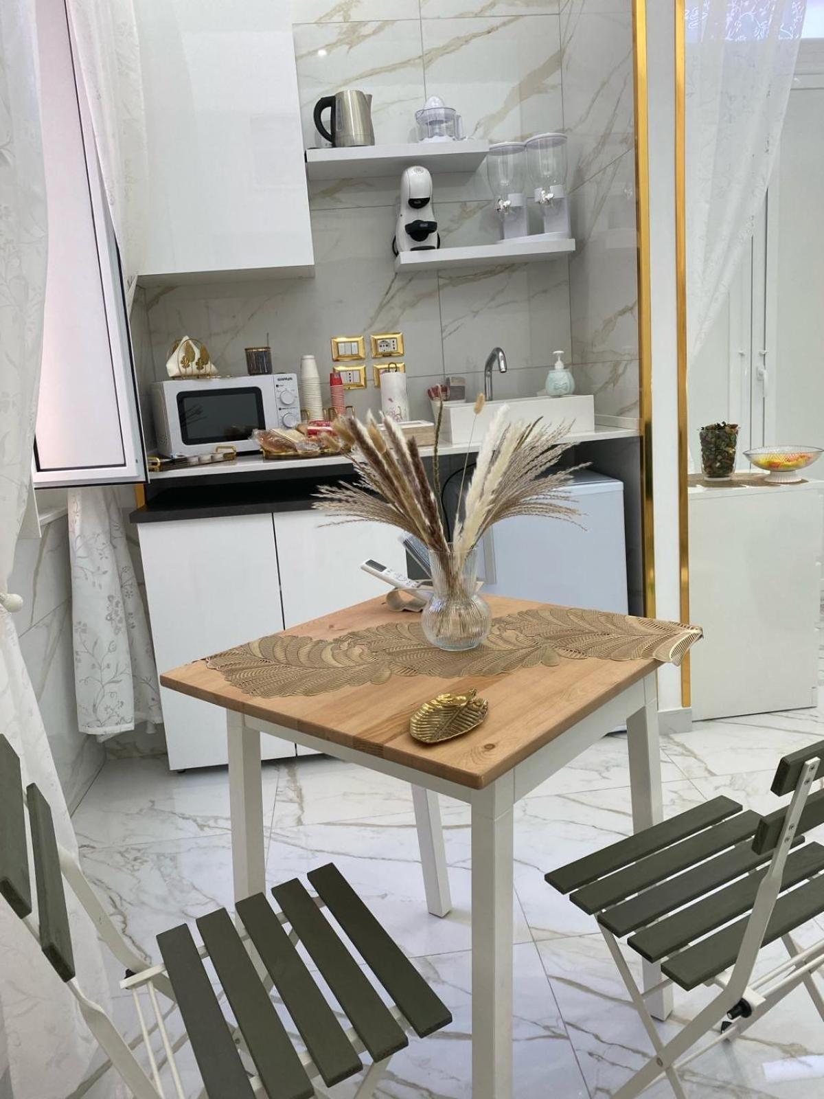 شقة Regina House نابولي المظهر الخارجي الصورة