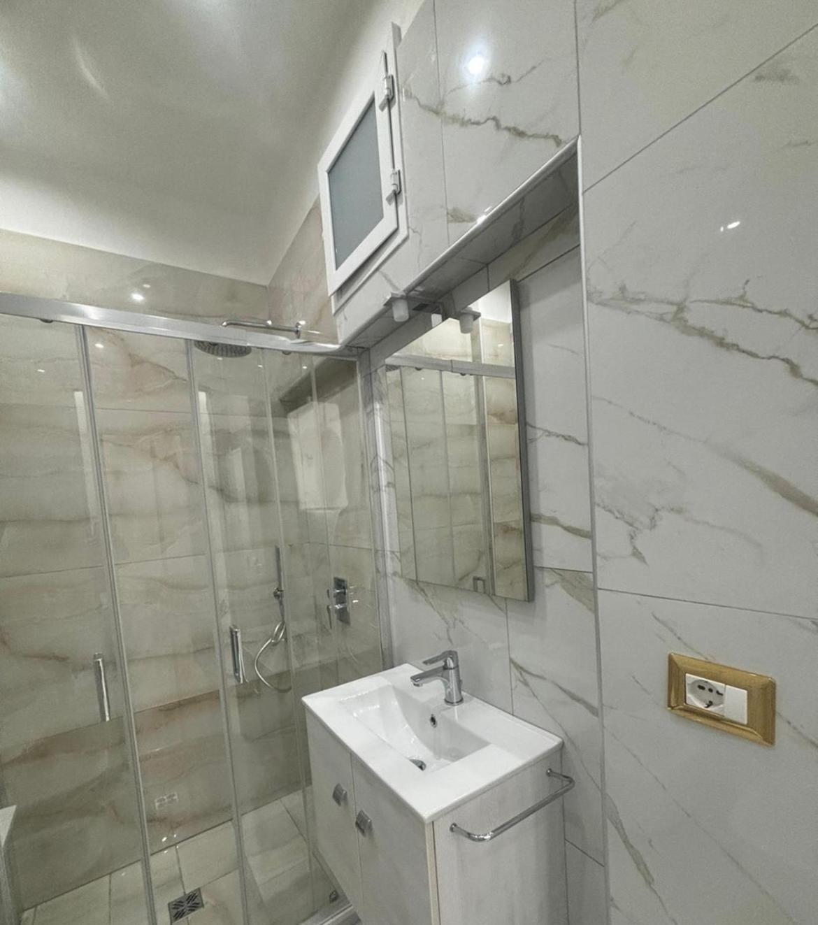 شقة Regina House نابولي المظهر الخارجي الصورة