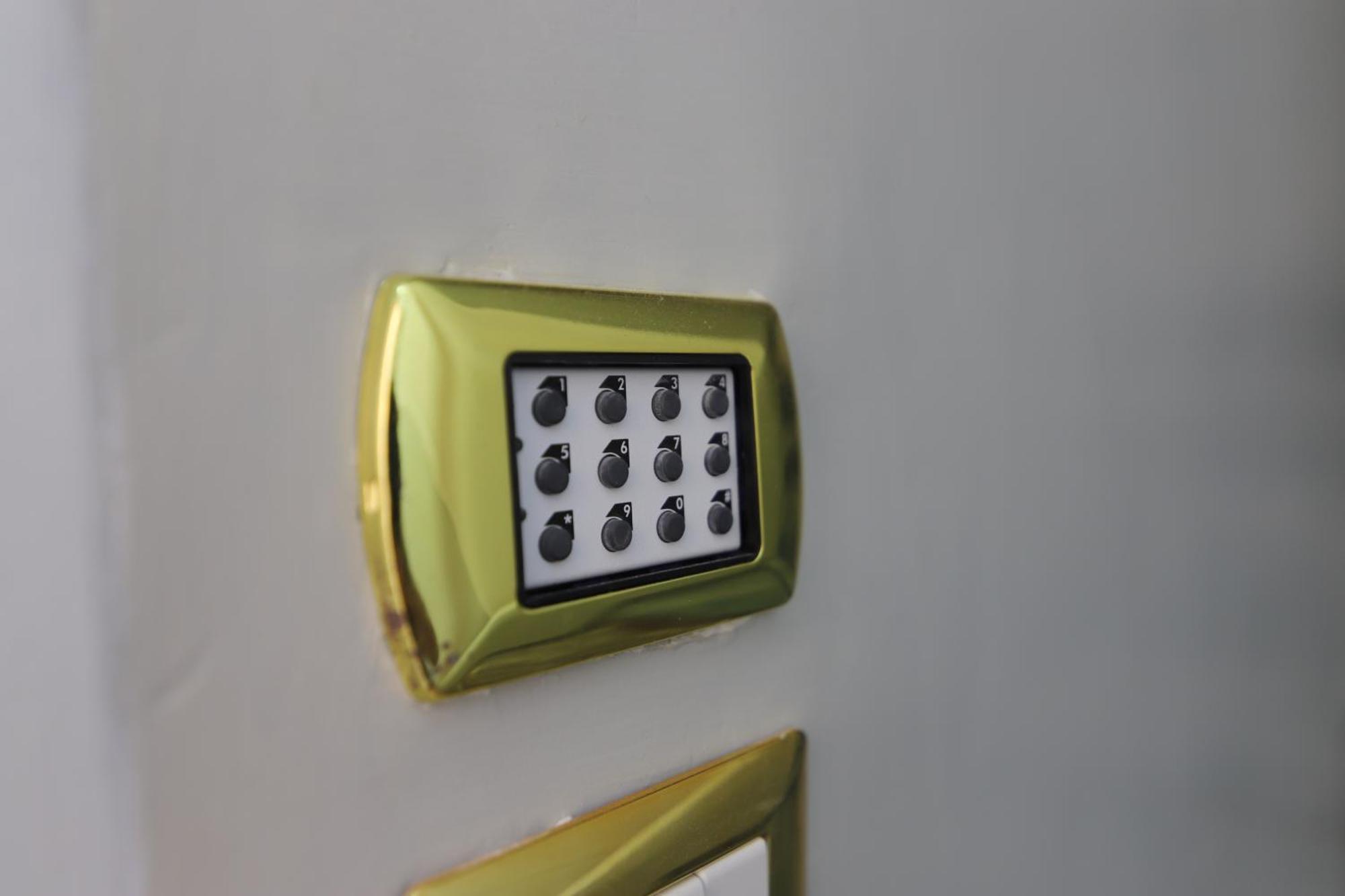 شقة Regina House نابولي المظهر الخارجي الصورة