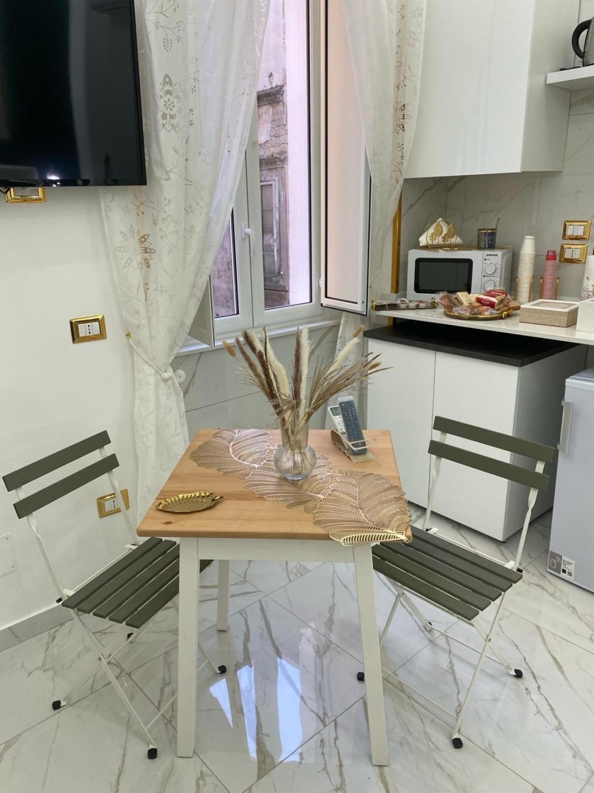 شقة Regina House نابولي المظهر الخارجي الصورة