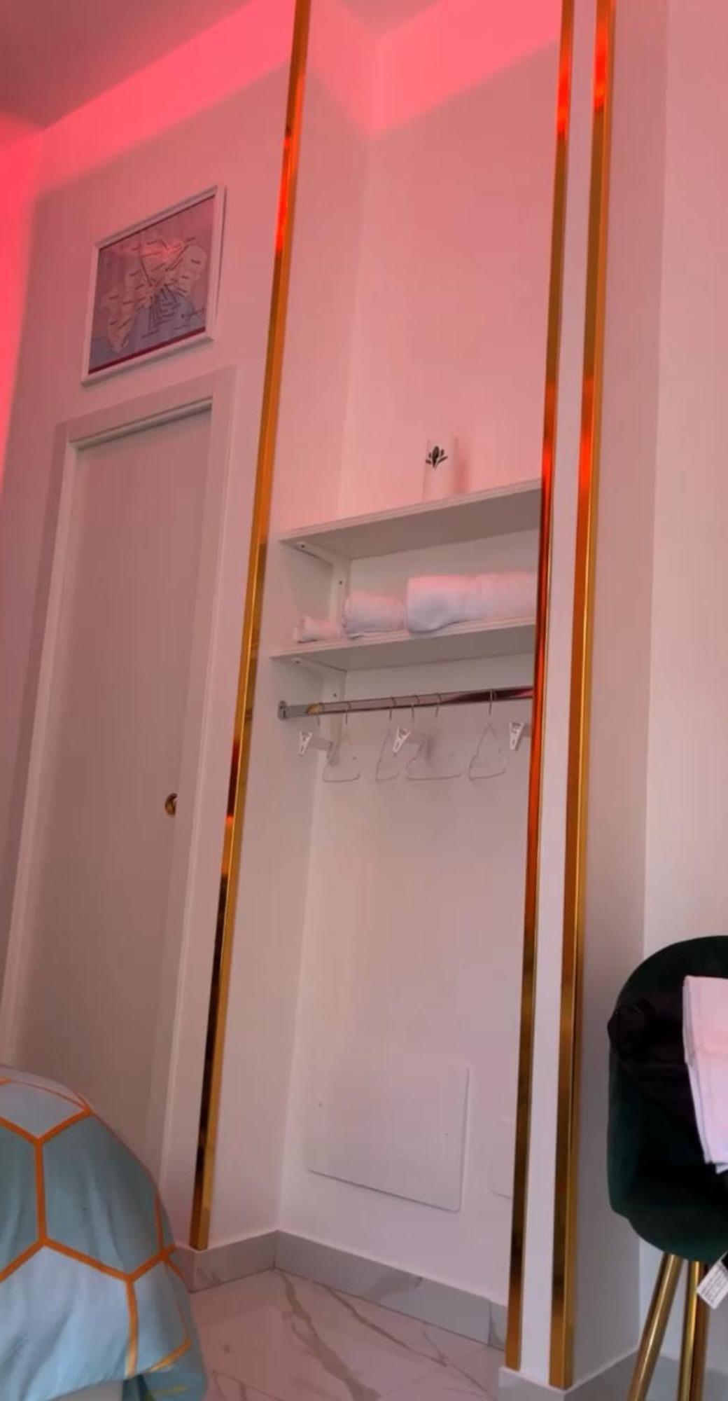 شقة Regina House نابولي المظهر الخارجي الصورة