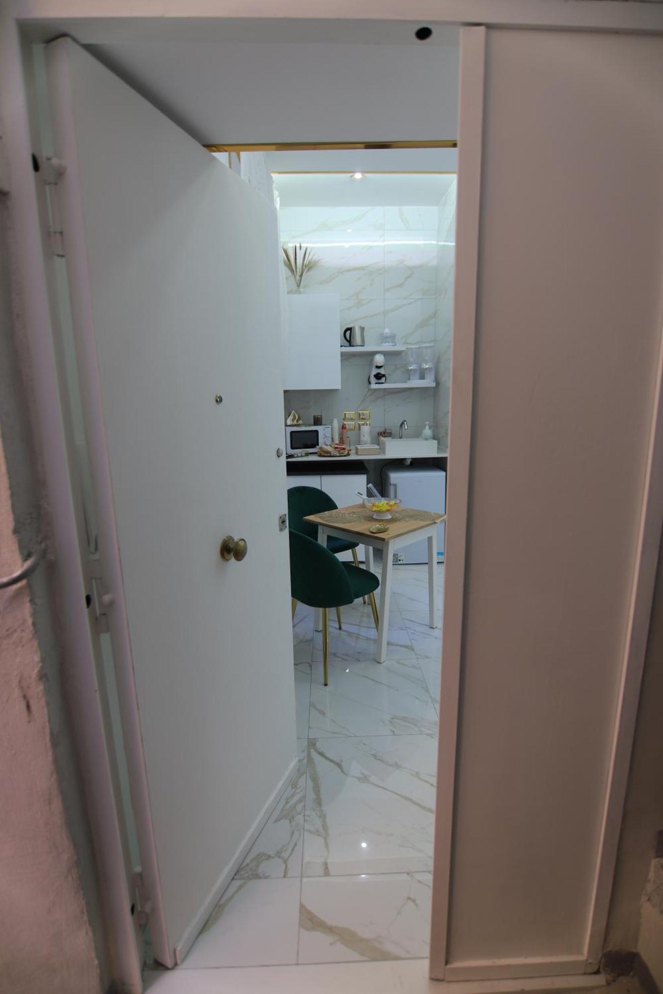 شقة Regina House نابولي المظهر الخارجي الصورة